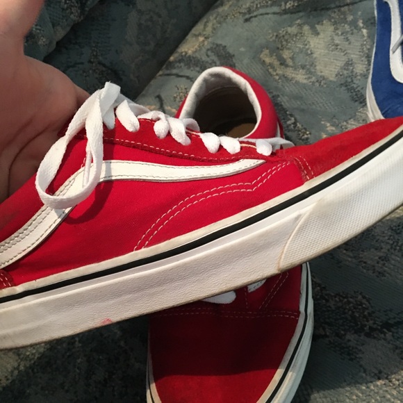 Red vans - Picture 2 of 2